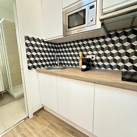 Nest By Eiffel Tower And Roland Garros * Paris